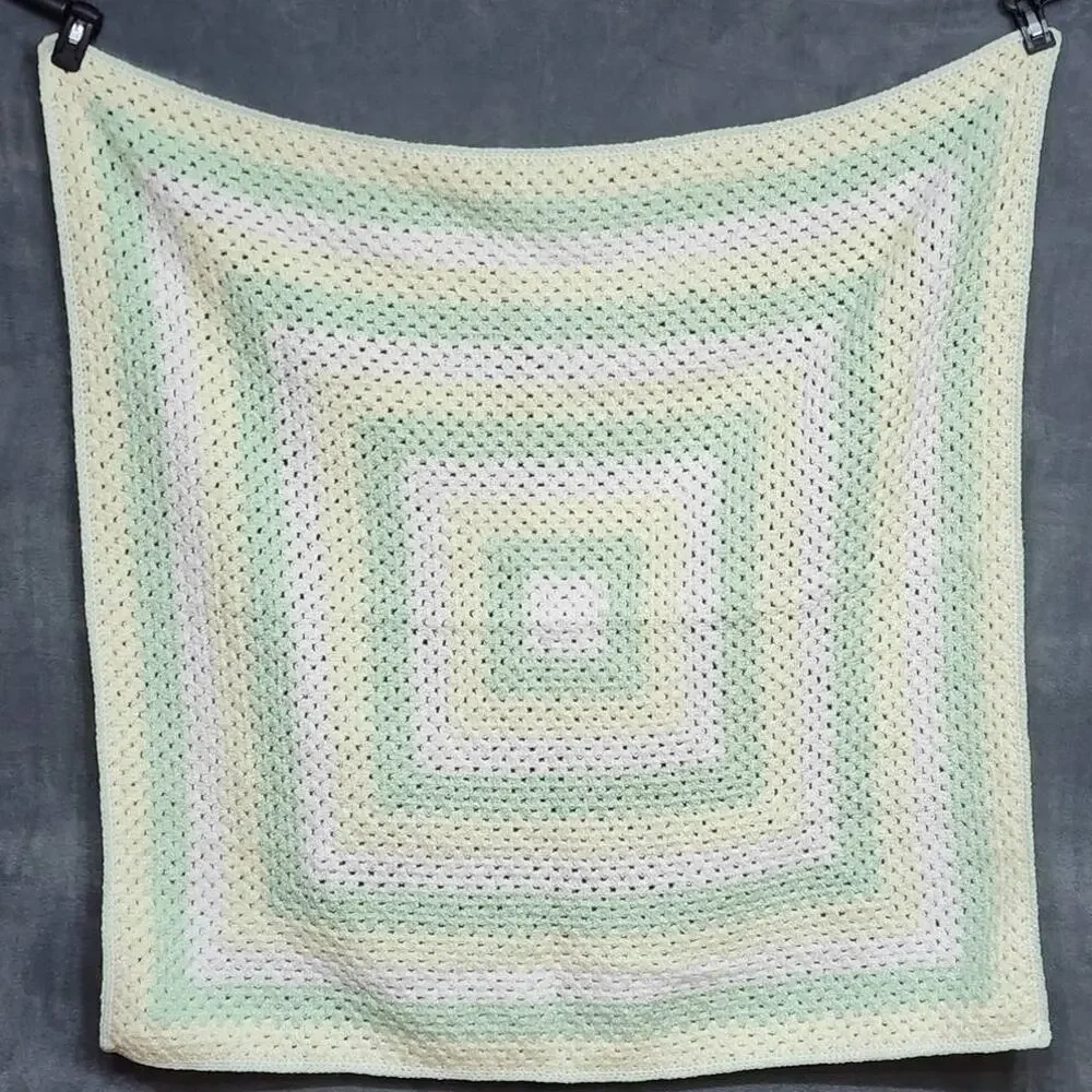 Beautiful Hand Made Crochet Baby Blanket Afghan Throw‎